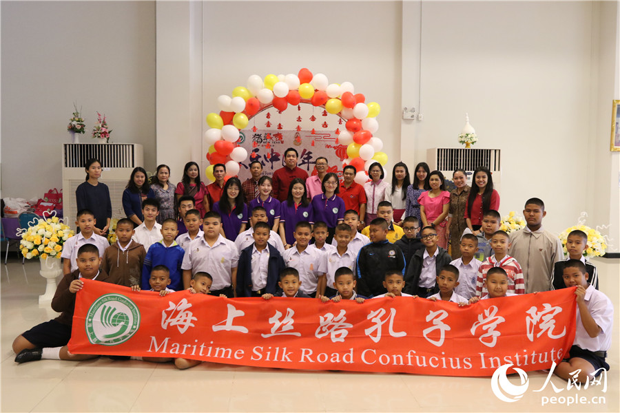 从北到南庆新春--海上丝路孔子学院举行春节系