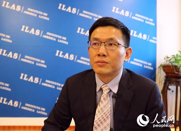 中国社科院拉美所巴西研究中心执行主任周志伟在接受人民网专访