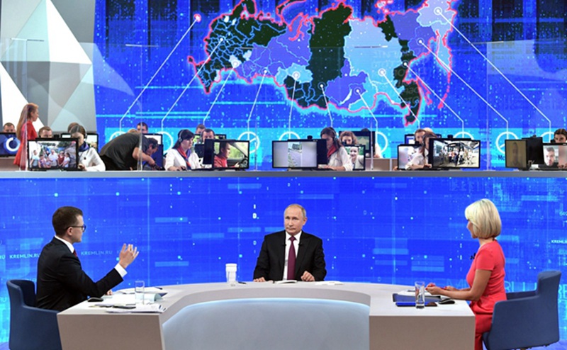 俄总统普京直播连线民众共回答81个问题 两次遭黑客攻击 