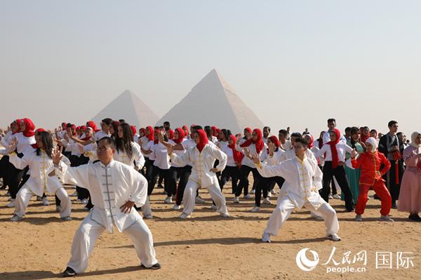 中国文化展示活动亮相埃及金字塔景区【2】