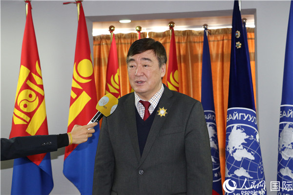11月28日，中国驻蒙使馆邢海明大使接受蒙古国媒体采访。