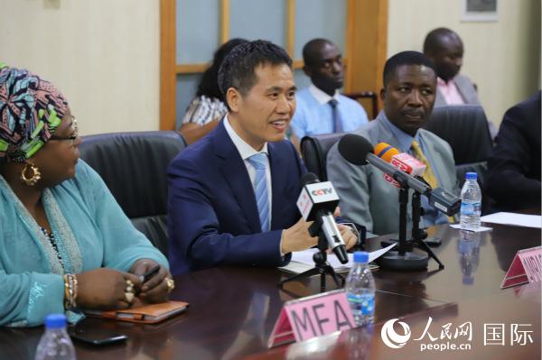 驻尼日利亚大使馆举办在华留学生家长见面会 共约40余人参加