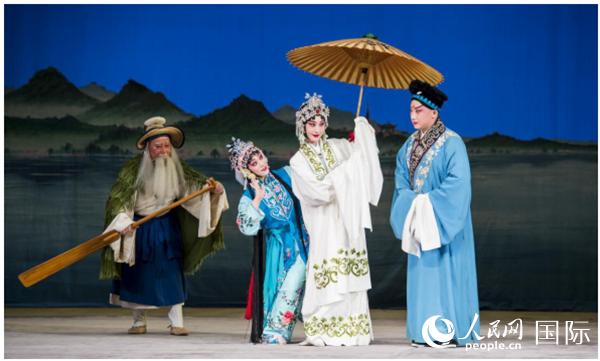 国家京剧院传统京剧《白蛇传》。（首尔中国文化中心供图）