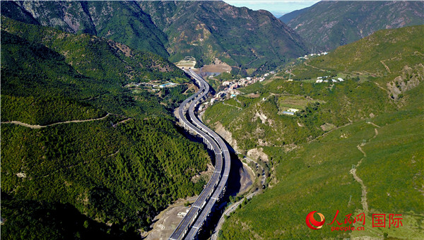 中企修建的阿尔及利亚南北高速正式通车。中建集团供图