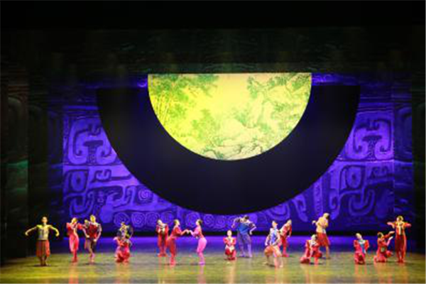 牛年豪礼！哥伦比亚200万观众盛赞舞乐《中国故事·十二生肖》