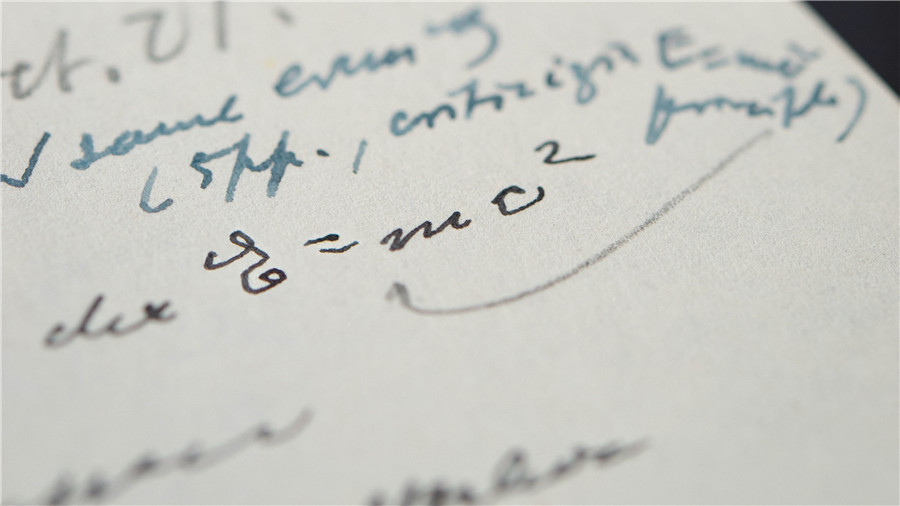 写有著名公式的爱因斯坦亲笔信被拍卖 价格超120万美元