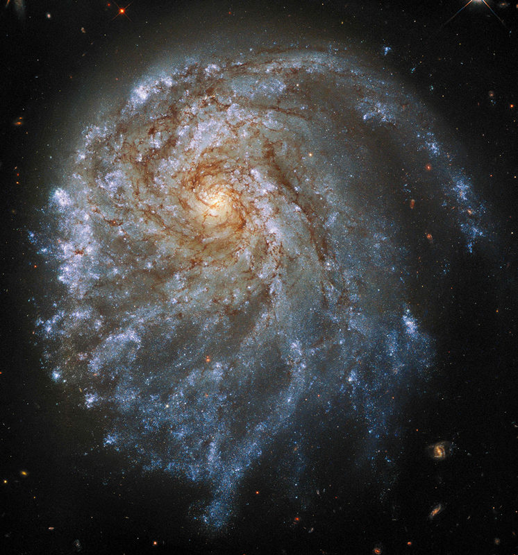 欧洲宇航局公布NGC 2276星系照片