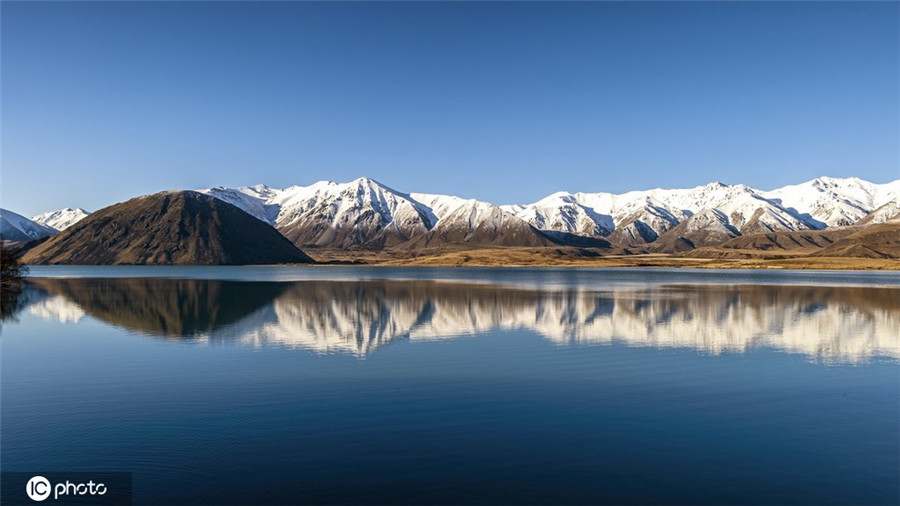 新西兰晴空万里雪山景色美得令人窒息