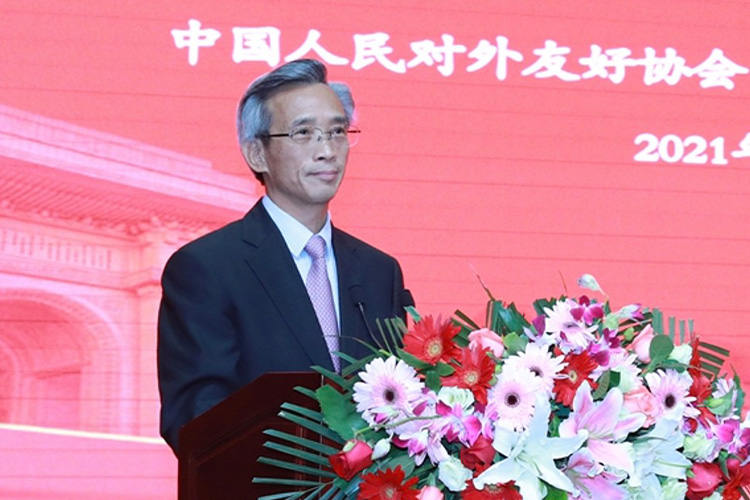 中国人民对外友好协会会长林松添在招待会上致辞。对外友协供图