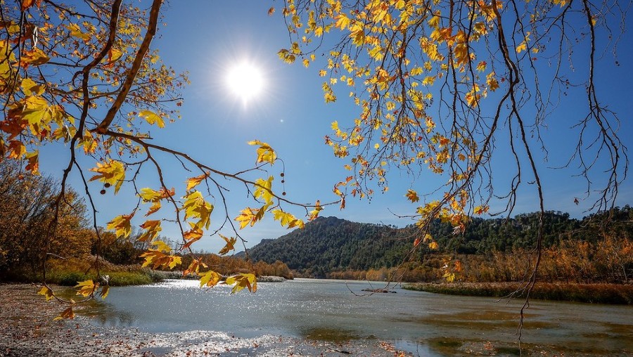 土耳其科瓦达湖国家公园秋景迷人