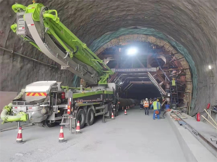 中企承建的阿联酋铁路二期项目9条隧道实现全部贯通。中国土木工程集团有限公司供图