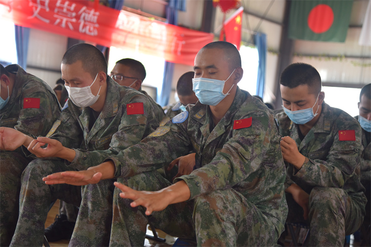 �������ɷ����й���25�����չ�����ά�͹����ֶӹ�ͼ