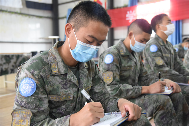 �������ʼǣ�ѧϰ��ѹ�������й���25�����չ�����ά�͹����ֶӹ�ͼ