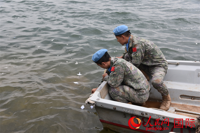 ׷˼ǧֽ�׻  �й���25�����չ�����ά�͹����ֶӹ�ͼ