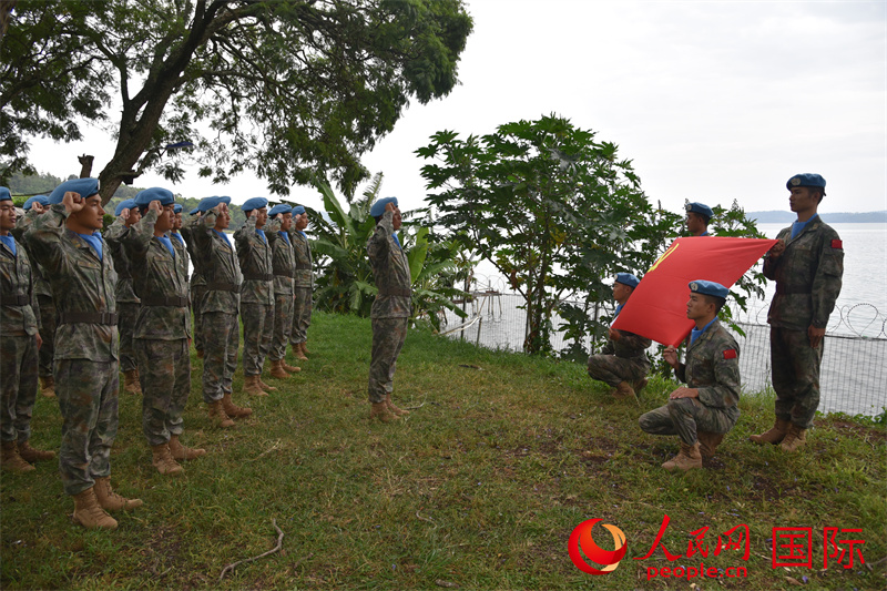 ��֯�����뵳����  �й���25�����չ�����ά�͹����ֶӹ�ͼ