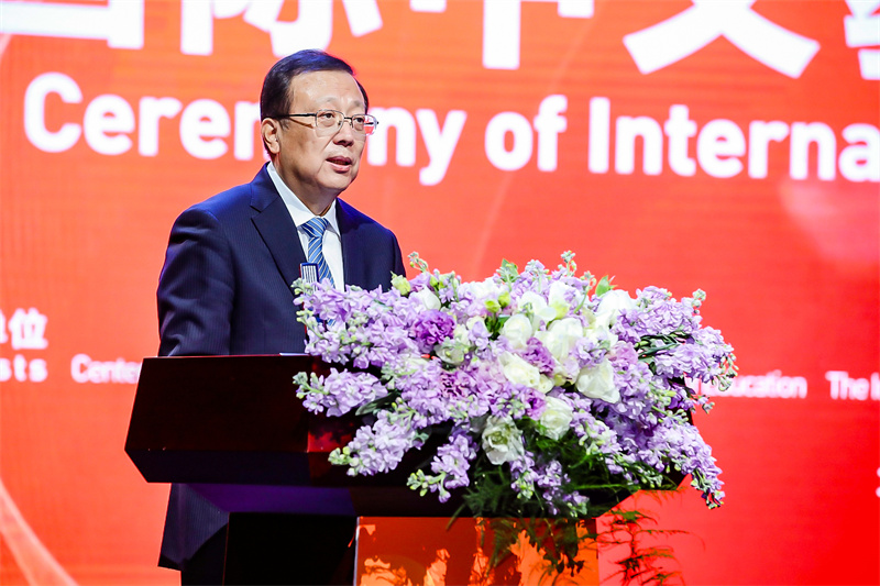 ������ѧУ����ƽ��ƽ�´ǡ��������Խ����������Ĺ�ͼ