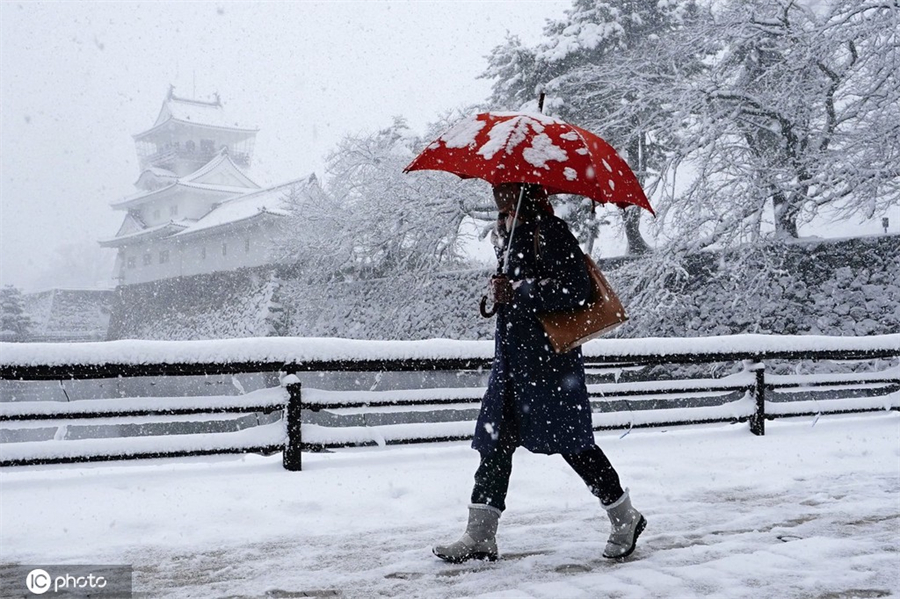 日本中部多地迎来降雪