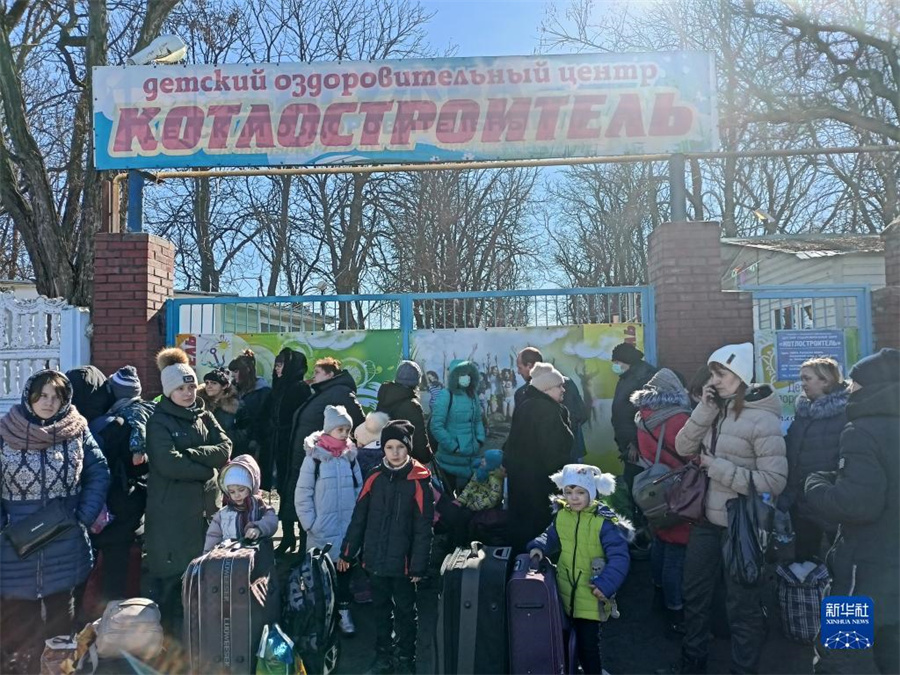 乌克兰东部难民抵达俄罗斯南部【3】
