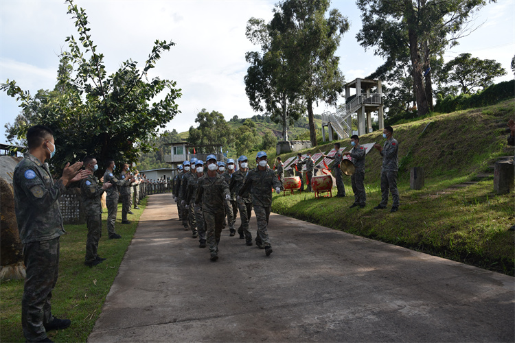 ��ӭս�ѻؼҡ��й���25�����չ�����ά�͹����ֶӹ�ͼ