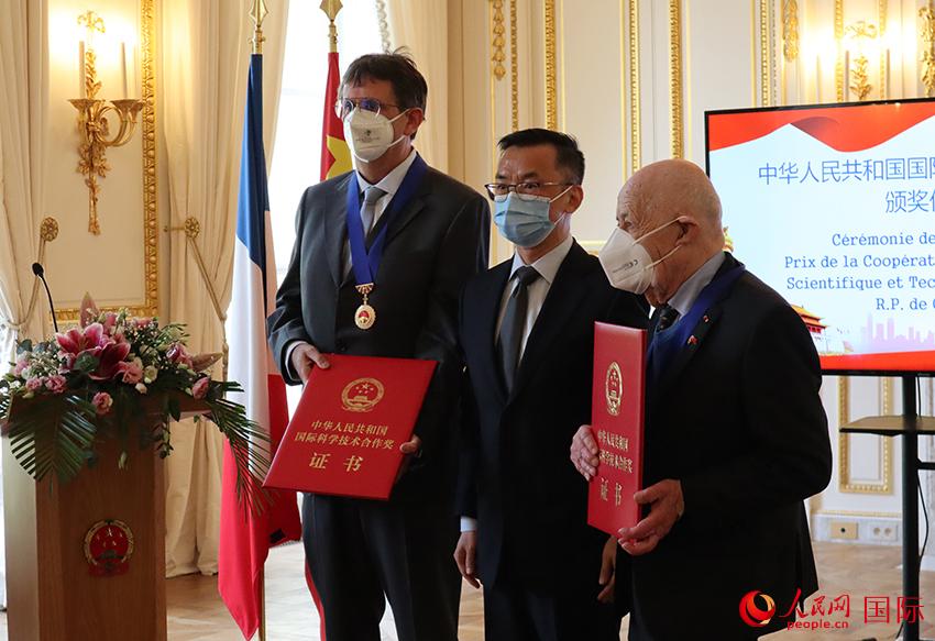 ¬ɳҰ����λ���ڰ佱 ����Բ��