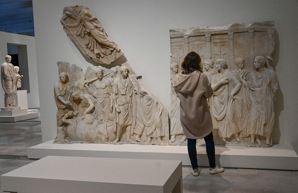 法国卢浮宫伦斯美术馆举办古罗马主题展览
