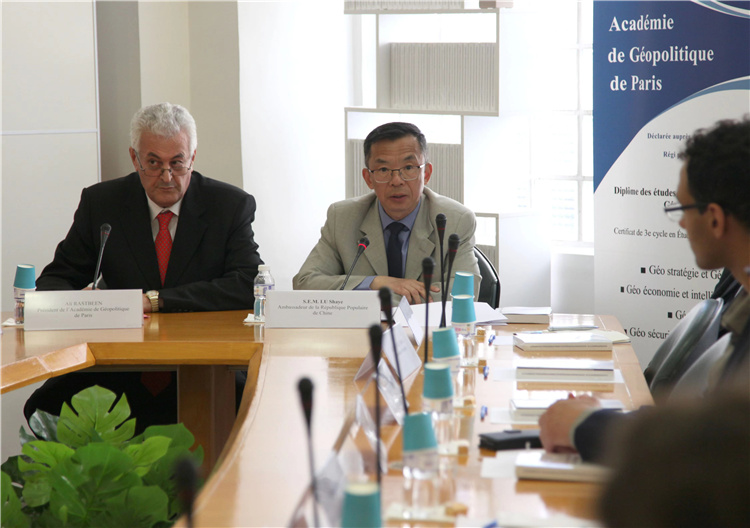 �й�פ������ʹ¬ɳҰ����ʱ��13��Ӧ���������Ե����ѧԺ��AGP�����б���ᡣ�й�פ��ʹ�ݹ�ͼ