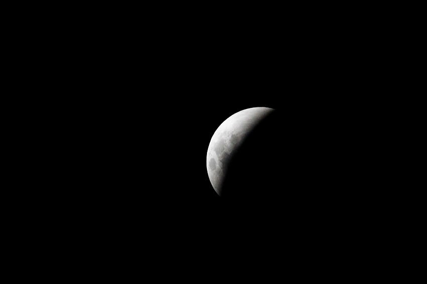 当地时间2022年5月15日，阿根廷布宜诺斯艾利斯观测到月全食。IC Photo版权作品，请勿转载。