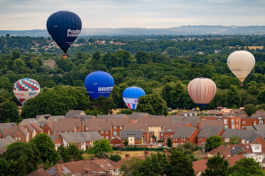 英国布里斯托国际气球节 装点夏日蓝天