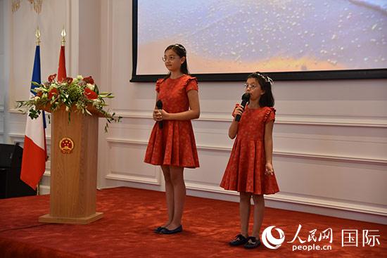 �з�˫������ʫ���С��泯�󺣣���ů������������������ ��������