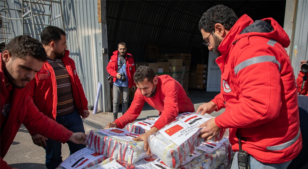 在叙华侨华人向叙地震灾区捐赠的首批物资发放完毕