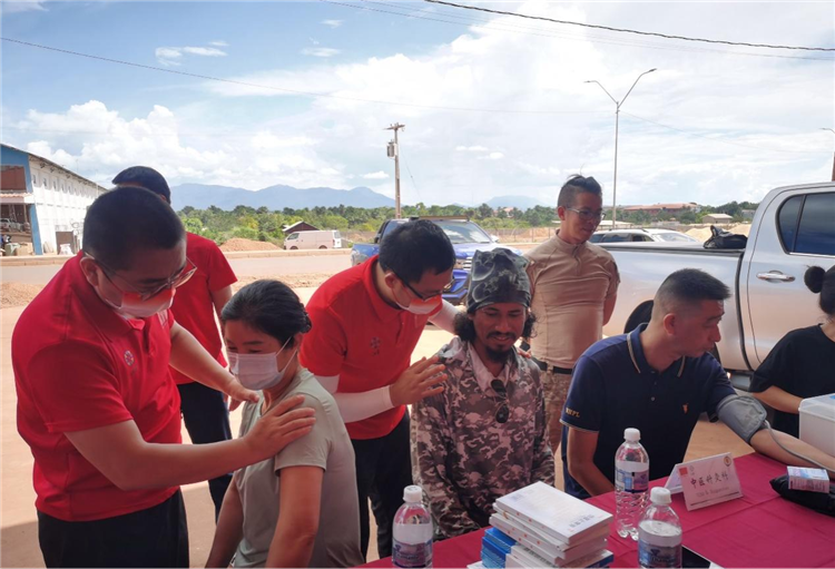第18期援圭医疗队深入圭亚那边境城市莱瑟姆开展义诊