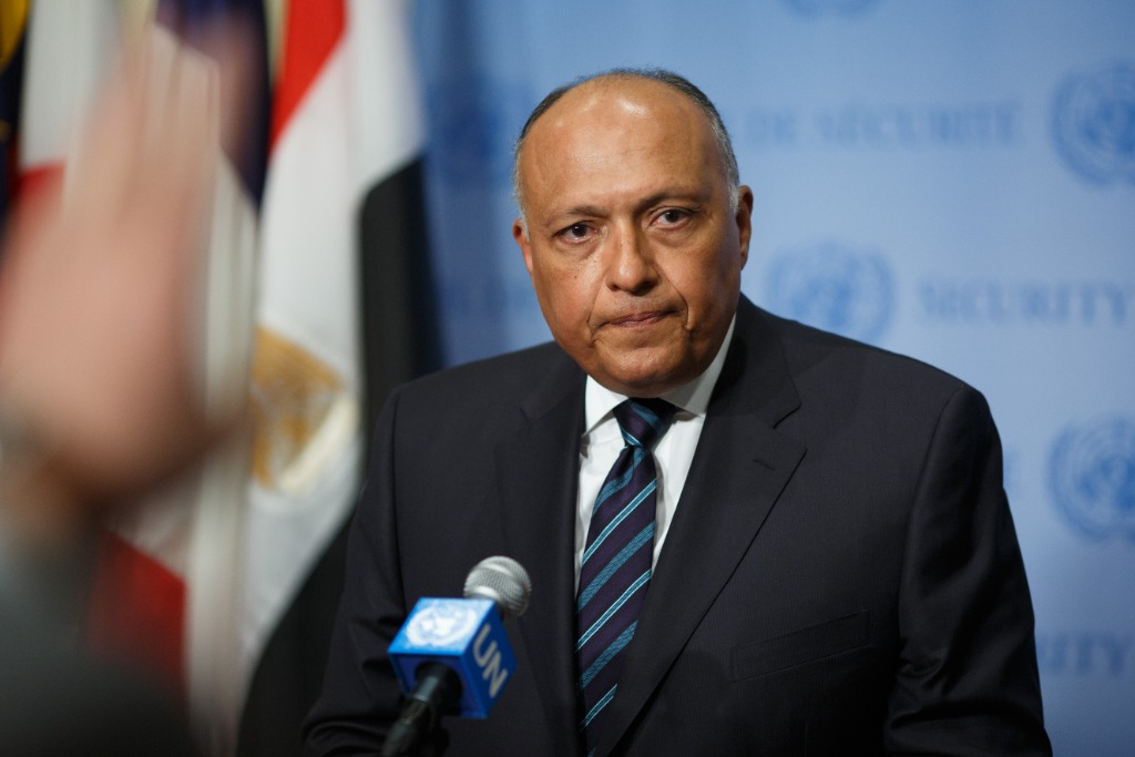 2016年5月11日，在美国纽约联合国总部，安理会本月轮值主席国埃及外交部长舒凯里对记者讲话。（新华社记者李木子摄）