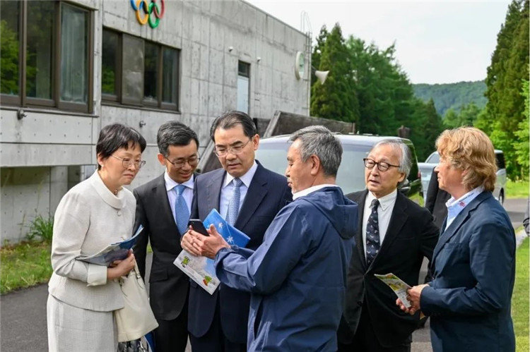 驻日本大使吴江浩走访长野县日中友好人士。中国驻日本大使馆供图