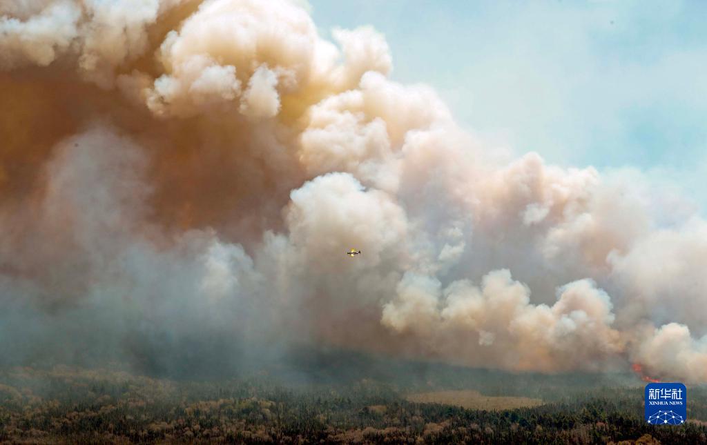 加拿大野火蔓延过火面积约2.7万平方公里