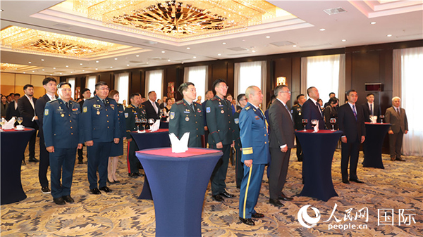中国驻蒙古国使馆庆祝建军96周年宽宥会现场。东说念主民网记者 霍文摄