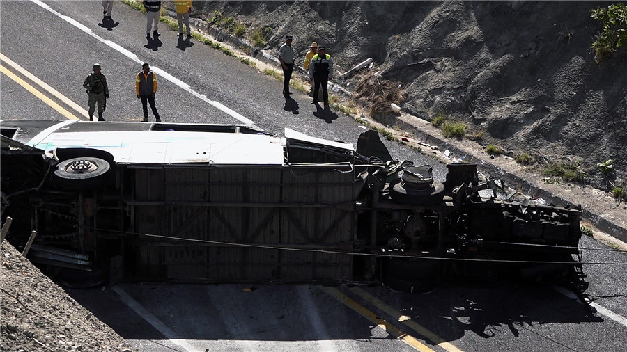 墨西哥发生交通事故 造成至少15死36伤