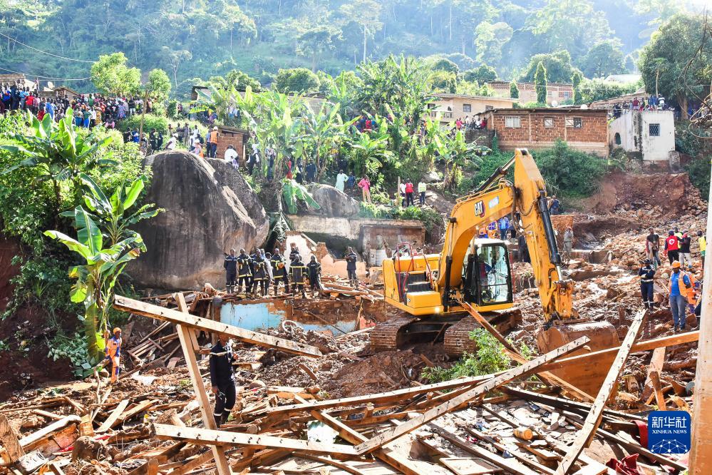 喀麦隆山体滑坡致27人死亡