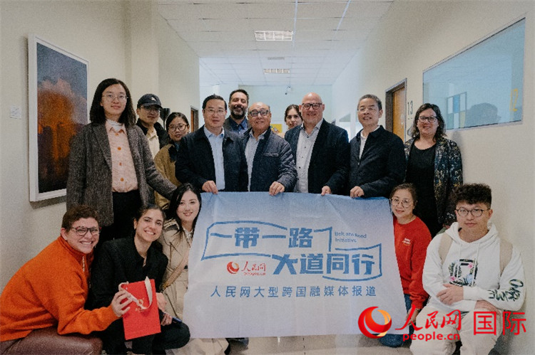 ��������һ��һ· ���ͬ�С����Ϳ����ý�屨�����߽������硣���������� ��������