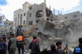 以军轰炸加沙北部和南部至少34人死亡