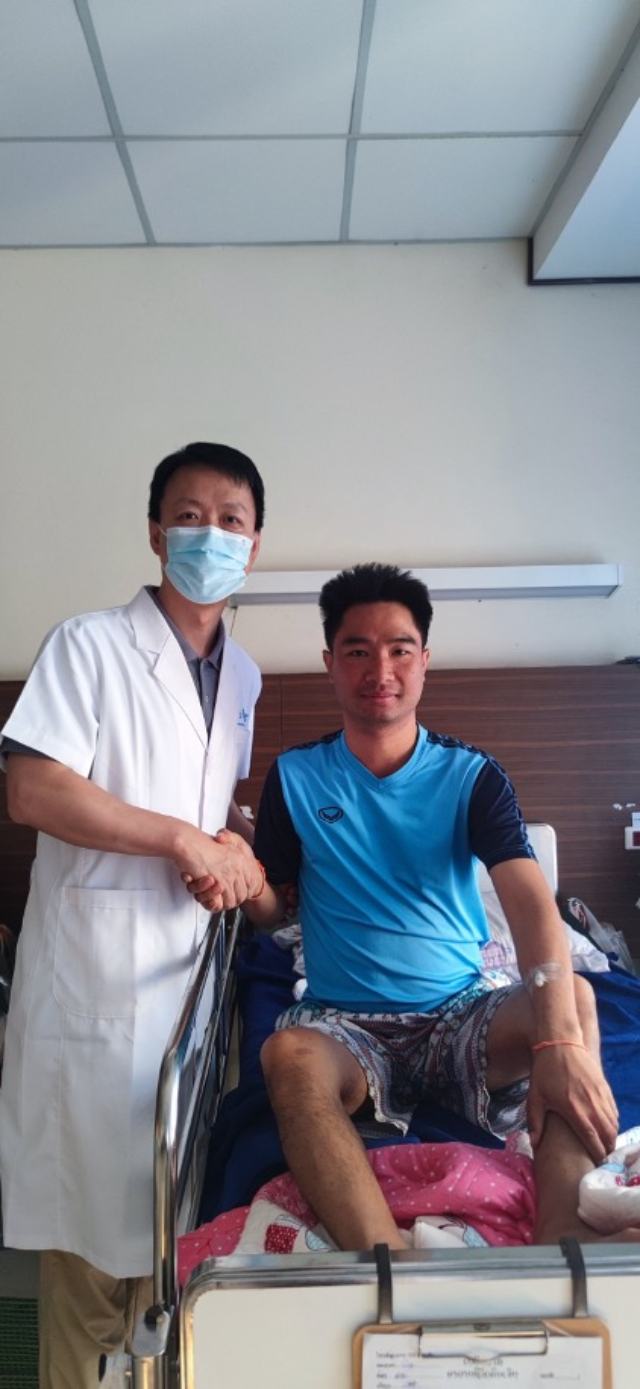 老挝首例TACE手术成功