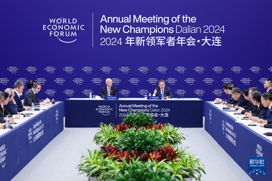 ����6��25�գ�����Ժ������ǿ�ڴ�����ϯ2024���ļ�����˹��̳������̽������̸�ᡣ�»������ ���� ��