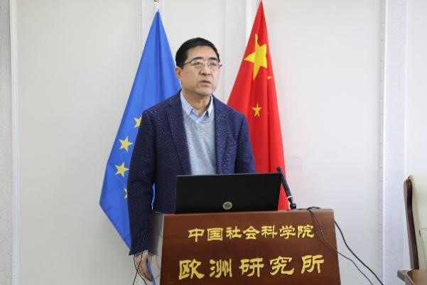 中国社会科学院欧洲研究所所长、《欧洲发展报告（2023～2024）》主编冯仲平研究员致辞。吴迪摄