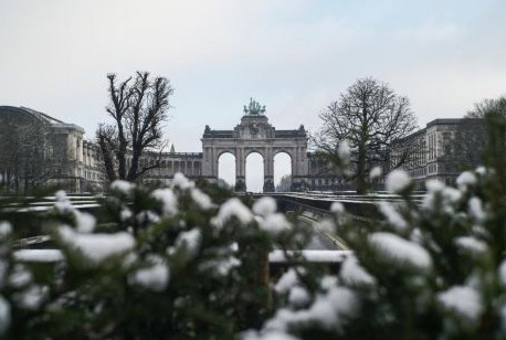 比利时布鲁塞尔迎来降雪