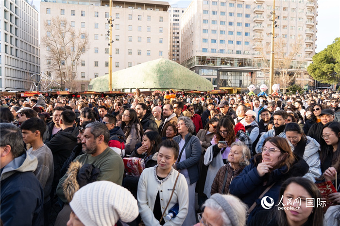 图为中国庙会开幕式现场。人民网 大卫·阿玛尔摄