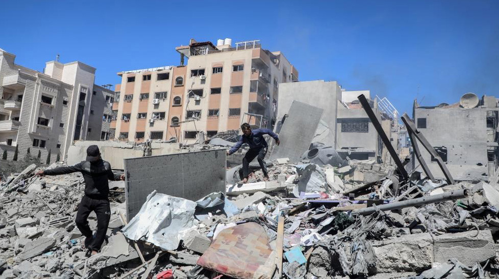 以军轰炸加沙多地造成至少35人死亡