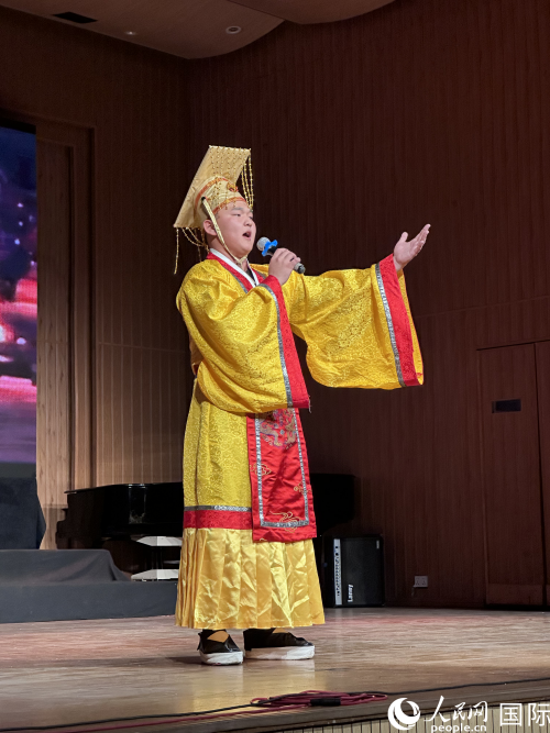 图为演出现场。人民网记者 张朋辉摄