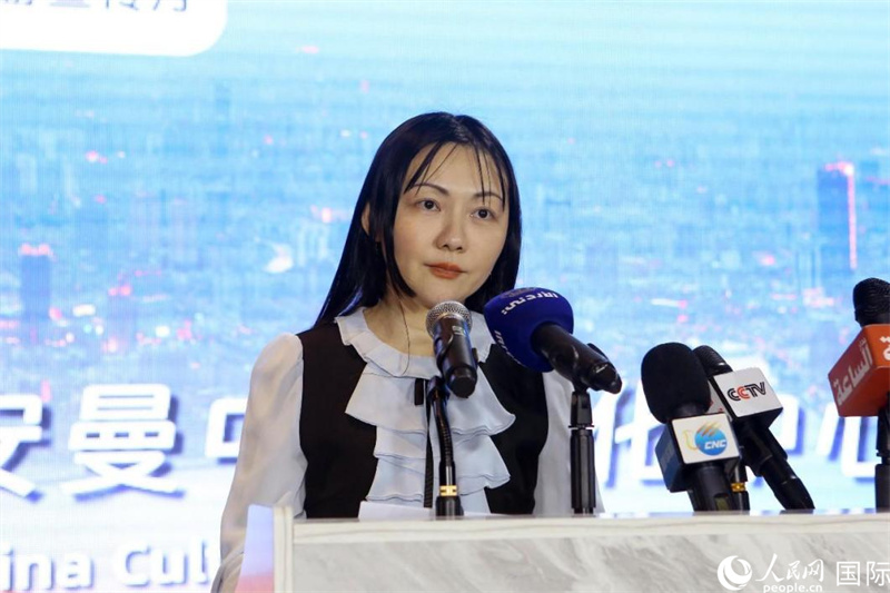 中国驻约旦大使馆文化参赞兼安曼中国文化中心主任史未致辞。人民网 纳达尔·达乌德摄