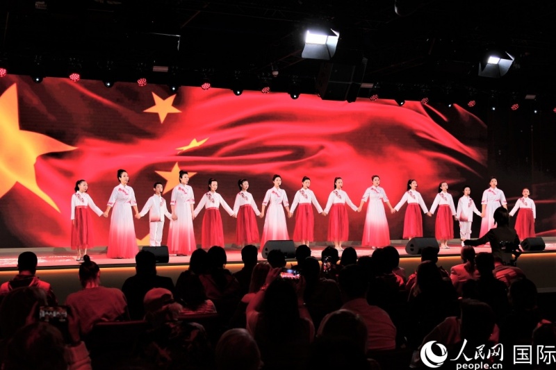 中俄青少年手拉手合唱团专场演出现场。于子恒摄