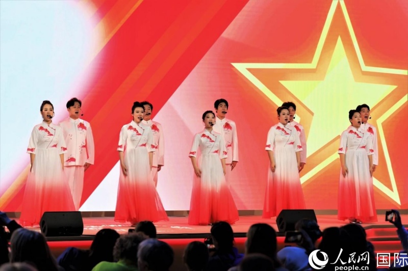 中俄青少年手拉手合唱团专场演出现场。于子恒摄