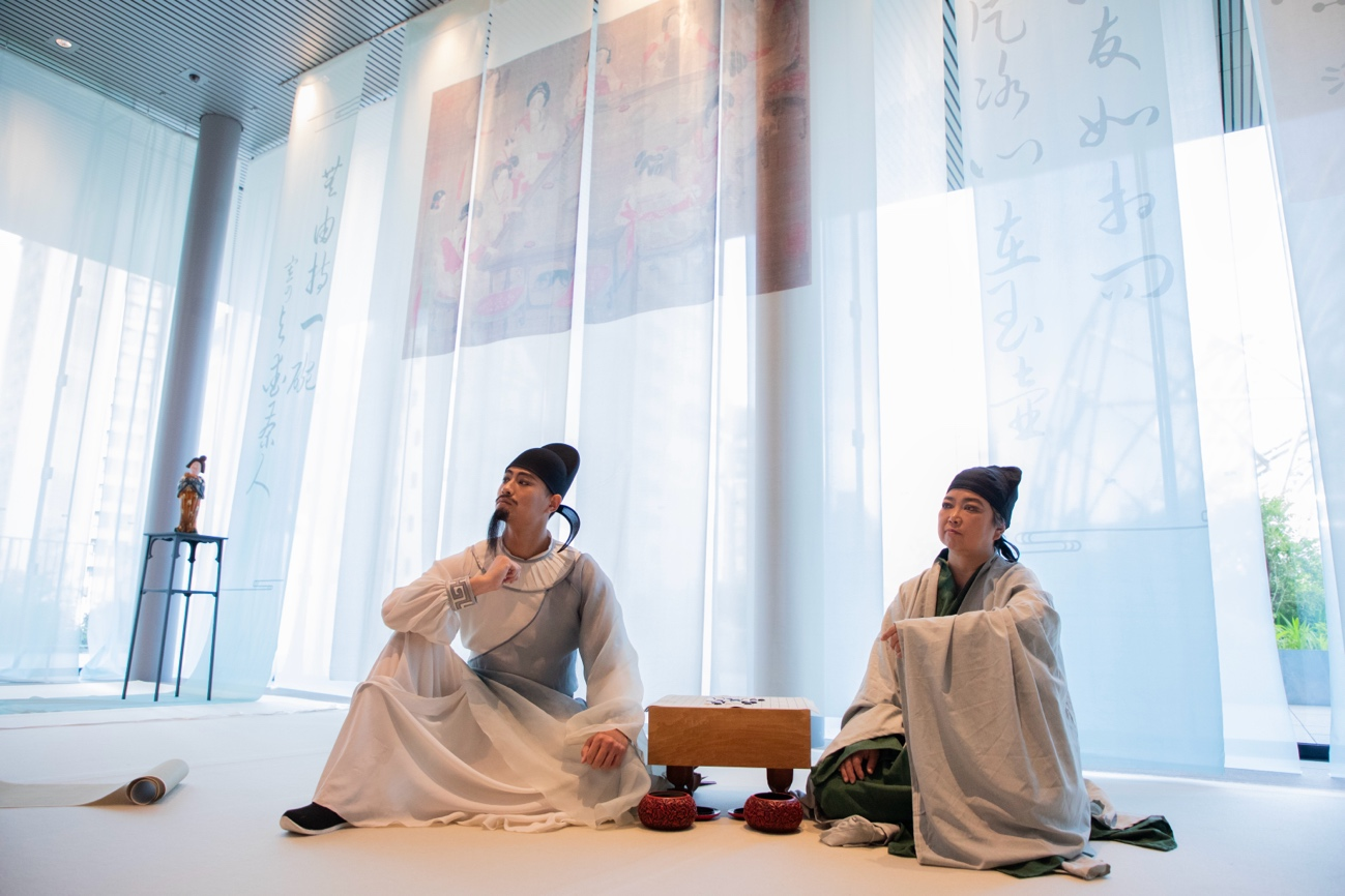 白居易与茶仙卢仝。中国驻大阪旅游办事处供图